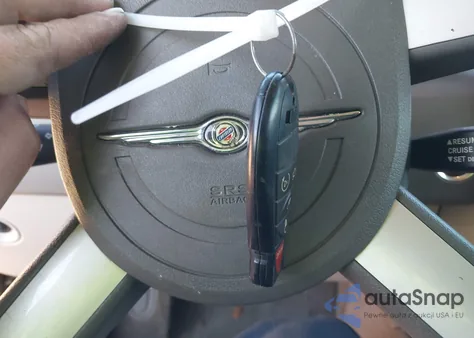 2009 Chrysler 300 Lx z USA, uszkodzony, nr VIN 2C3KA43D89H505437